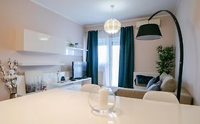 Trendy Apartment 5 Min To City Centre!'